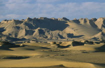 Desert landscape and hills near Dhakla Oasis