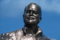 Ernest Hemmingway statue
