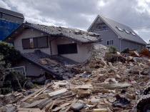 Suburban earthquake damage in 1995