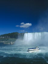 The Horseshoe Falls waterfall and Maid of the Mist