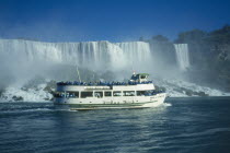 Maid of the Mist in front of the American Falls