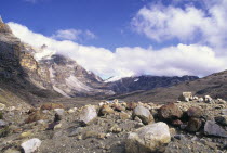 Sierra Nevada de Cocuy  Mountain landscape with rocks in the foreground.