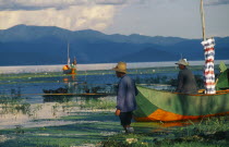 China, Yunnan, Dali, Er hai Lake, Fishermen and boats.