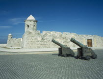 General view of the Fortress of San Salvador de la Punta with two cannons.Castillo  point