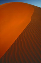 Slip face edge of red sand dune in the south west