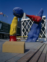 La Defence  sculpture.