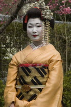 Geisha in Sannen-zaka gardenAsia EthnicPeoplePortraits