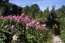 Hidcote Manor Garden  near Chipping Campden.TravelTourismHolidayVacationExploreRecreationLeisureSightseeingTouristAttractionTourHidcoteManorGardenChippingCampdenBartrimGloucestershir...