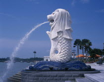 The Merlion statue at the Merlion Park river entrance.