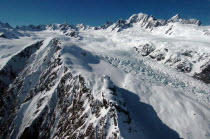 MOUNT COOK NATIONAL PARK  AERIAL VIEW OF BALFOUR GLACIER  BELOW RIGHT  AND NEW ZEALANDS HIGHEST MOUNTAIN MOUNT COOK  TOP RIGHT WEST FACE  AND MOUNT TASMAN TO MOUNT COOKS LEFT. BELOW CROZET PEAK AND MO...