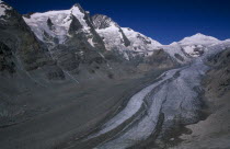 Pasterze Glacier and view towards Grossglockner  3797 metres  in mountain range forming part of the Eastern Alps.   Ice slope and snow covered mountain peaks.
