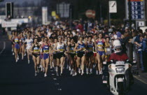 Start of womans elite race.