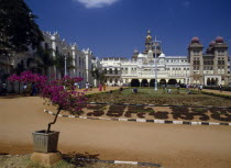 Maharaja s Palace.  Exterior facade with visitors and people working in grounds.