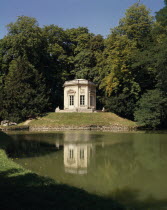 Versailles Hameau de Trianon le Moulin Lake.