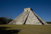 Chichen Itza Archeological Sites Main Pyramid Known As El Castillo Or Kukulcan.MayaMayanToltecHistorySunVacationHolidaysTravelArcheologyHistoricalReligionBuildingStructureArchitectureAn...