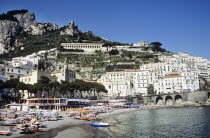 Italy, Campania, Amalfi, Beach and town on the Amalfi Coast.