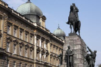 Poland, Krakow, Grunwald Monument by Marian Konieczny, original by Antoni Wiwulski was destroyed in WWII, on Matejko Square. Equestrian figure of King Wladyslaw Jagiello with the standing figure of Li...