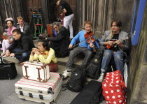 Scotland, Lothian, Edinburgh Fringe Festival of the Arts 2010, Street performers and various street musicians on the Royal Mile.