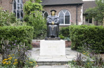 England, London, Cheyne Walk, Statue of Thomas Moore by Leslie Cubitt Bevis in front of Chelsea Old Church.