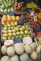 Hungary, Pest County, Budapest, fruit stall at the rail terminus Budapest Nyugati palyaudvar.