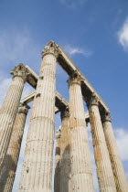 Greece, Athens, The Temple of Olympian Zeus, corinthian capitals and architraves of ruined temple dedicated to king of the Olympian gods, Zeus. 
