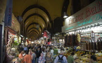 Turkey, Istanbul, Sultanahmet. The Spice Bazaar or Egyptian Bazaar, one of the oldest bazaars in the city and the second largest covered shopping complex after the Grand Bazaar.