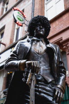 Ireland, County Dublin, Dublin City, Statue of Phil Lynott front man of Irish rock band Thin Lizzy outside Bruxelles bar in Harry Street.