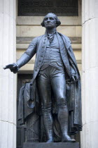 USA, New York, Manhattan, Statue of George Washington outside the Federal Hall National Memorial in Wall Street in the Financial District of Lower Manhattan.