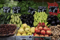 Austria, Vienna, Fruit and vegetable stall in the Naschmarkt.