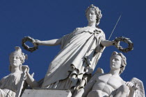 Portugal, Estremadura, Lisbon,Triumph Arch in Praca do Comercio.