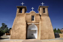 USA, New Mexico, Taos, Church of San Francisco de Asis.