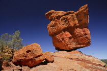 USA, Colorado, Colorada Springs, Garden of the Gods public park, balanced sandstone rock.