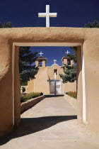 USA, New Mexico, Taos, Church of San Francisco de Asis.