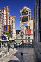 USA, Nevada, Las Vegas, The Strip, entrance to the Venetian hotel and casino.