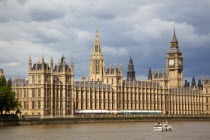 England, London, View across the river Thames from the Albert Embankment toward the Houses of Parliament.