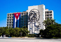 Cuba, Havana, Che on the Hotel exterior in Revolutionary Square.