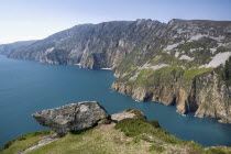 Ireland, County Donegal, Sea cliffs at Slieve League.