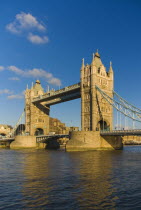 England, London, Tower Bridge.