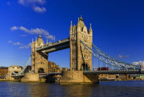 England, London, Tower Bridge.