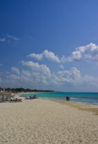 Mexico, Quintana Roo, Playa del Carmen, View along beach.   