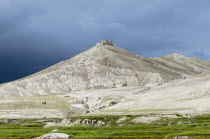 Nepal, Upper Mustang, The ruins of the ancient King's Ame Pal fortress, Rani's Fort in front of Ketcher Dzong, at the top of the mountain.