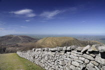 Ireland, County Down, Mourne Mountains, Mourne wall from Slieve Donard to Commedagh.