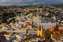 Mexico, Bajio, Guanajuato, Cityscape from panoramic viewpoint.