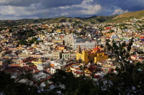 Mexico, Bajio, Guanajuato, Cityscape from panoramic viewpoint.