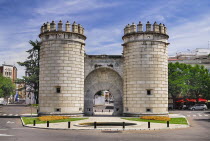 Spain, Extremadura, Badajoz, Puerta de Palmas monumental gateway.
