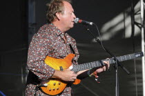 Music, Strings, Guitar, Mark King bass plyer with Level 42 playing at Guilfest 2010.