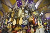 Turkey, Istanbul, Fatih, Sultanahmet, Kapalicarsi, Music stall displaying various musical instruments in the Grand Bazaar.