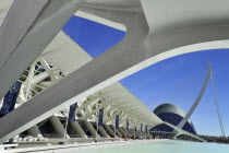 Spain, Valencia Province, Valencia, La Ciudad de las Artes y las Ciencias, City of Arts and Sciences, Principe Felipe Science Museum, El Pont de l'Assut de l'Or Bridge and Agora.