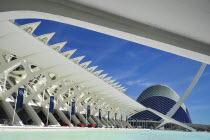 Spain, Valencia Province, Valencia, La Ciudad de las Artes y las Ciencias, City of Arts and Sciences, Principe Felipe Science Museum, El Pont de l'Assut de l'Or Bridge and Agora.