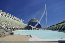 Spain, Valencia Province, Valencia, La Ciudad de las Artes y las Ciencias, City of Arts and Sciences, Principe Felipe Science Museum, El Pont de l'Assut de l'Or Bridge and Agora.